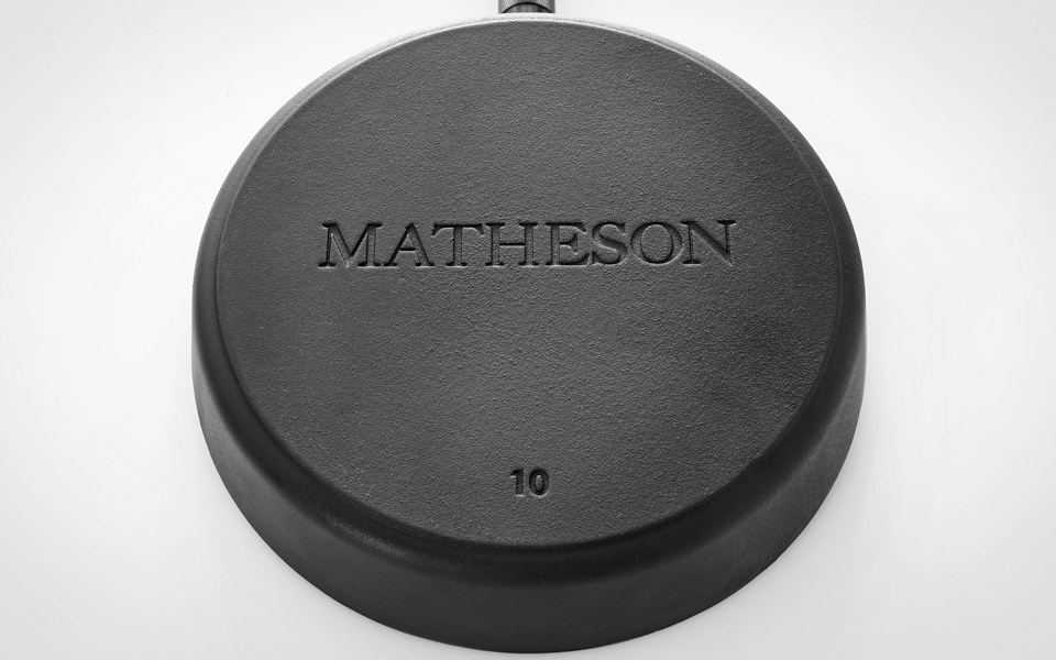Matty Matheson lancerer sin egen støbejernspande