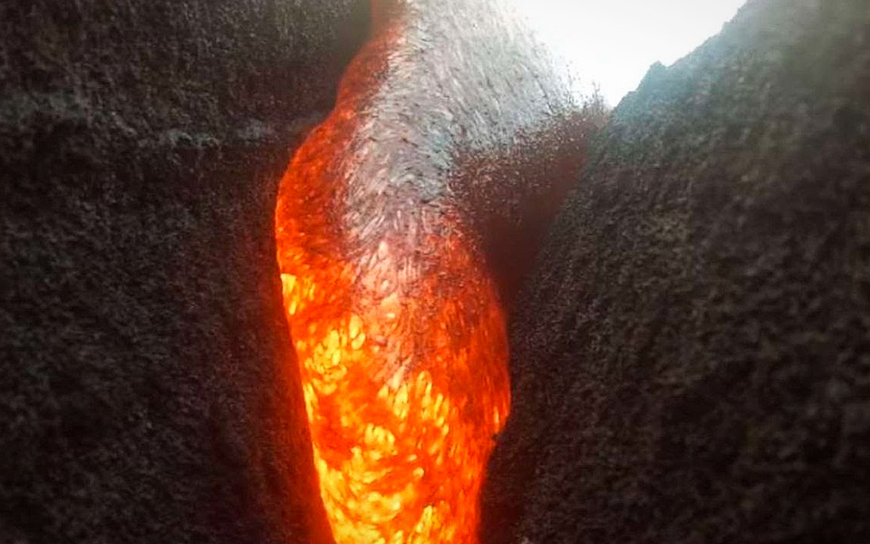 Sådan føles det at blive opslugt af lava