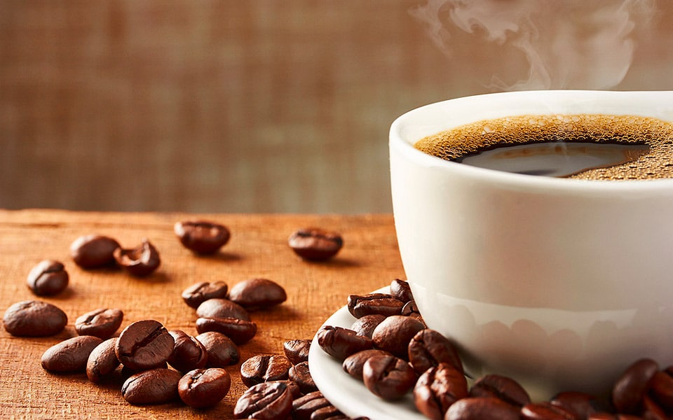 Drikker du for meget kaffe? Læs her hvorfor du bør skifte drikken ud med naturlige koffeinpiller