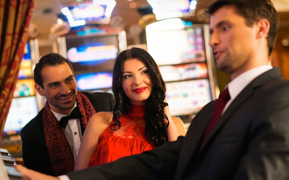 Spiller mænd mere casino end kvinder?
