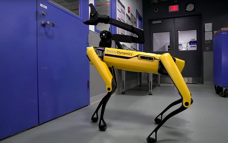 Boston Dynamics SpotMini robot kan nu åbne døre