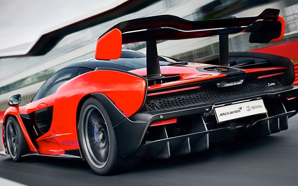 Se den vanvittige McLaren Senna angribe asfalten på Silverstone