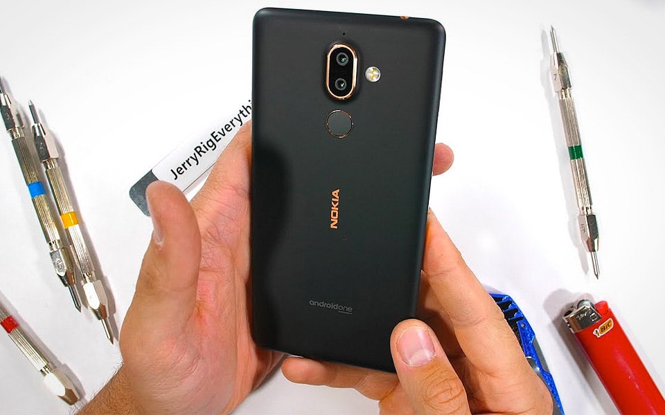 JerryRigEverything ekstrem-tester den nye Nokia 7 Plus