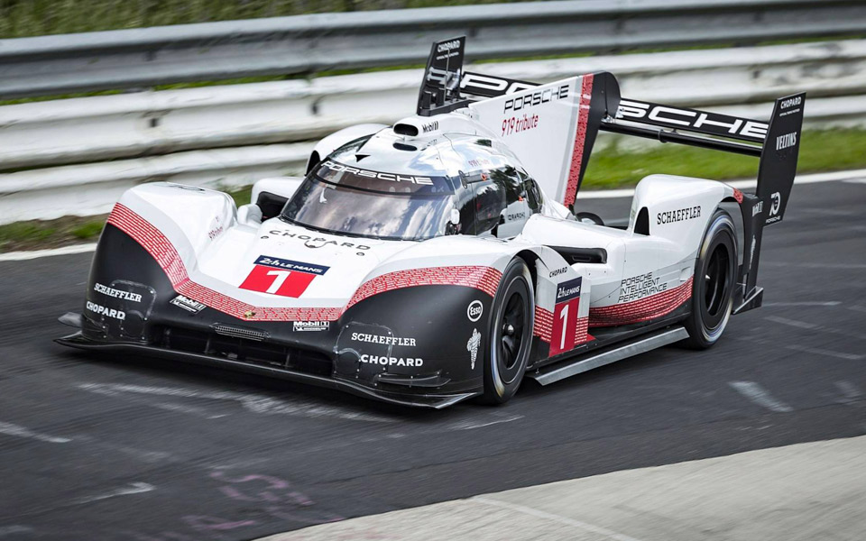Porsche smadrer rekorden for hurtigste omgang på Nürburgring