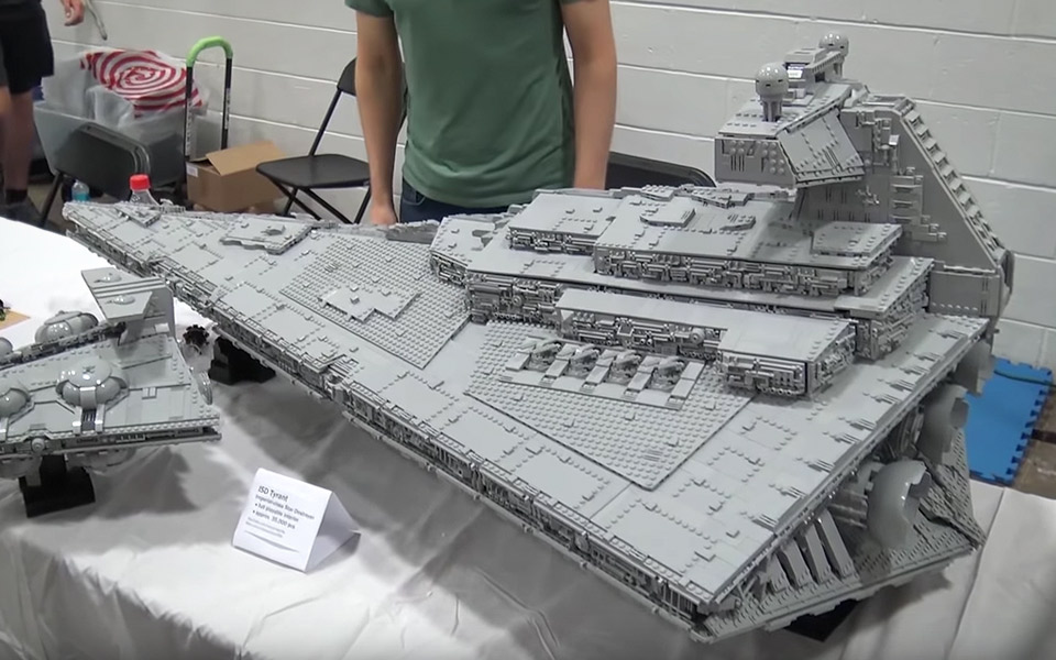 Den her LEGO Star Destroyer af 35.000 klodser er rimeligt imponerende