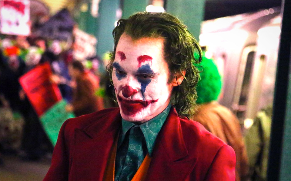 Første klip fra indspilningen af den nye Joker-film viser Joaquin Phoenix i aktion