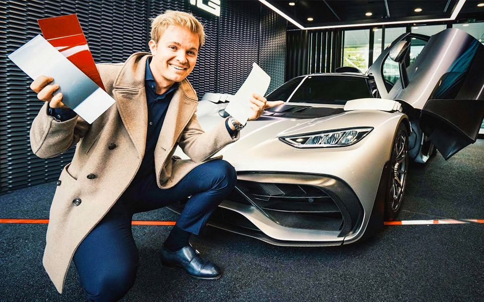Nico Rosberg henter sin nye AMG One