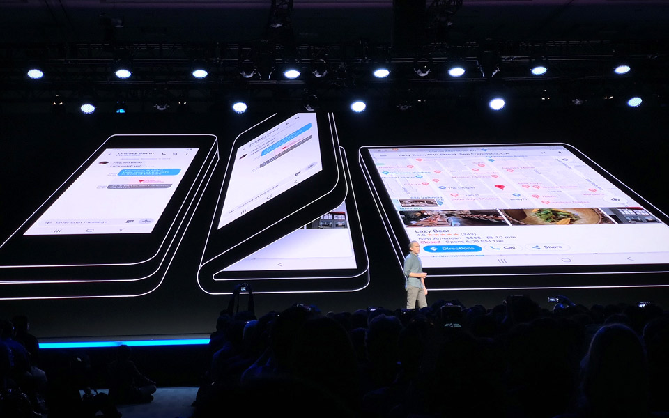 Samsung fremviser deres første mobil med bøjelig skærm