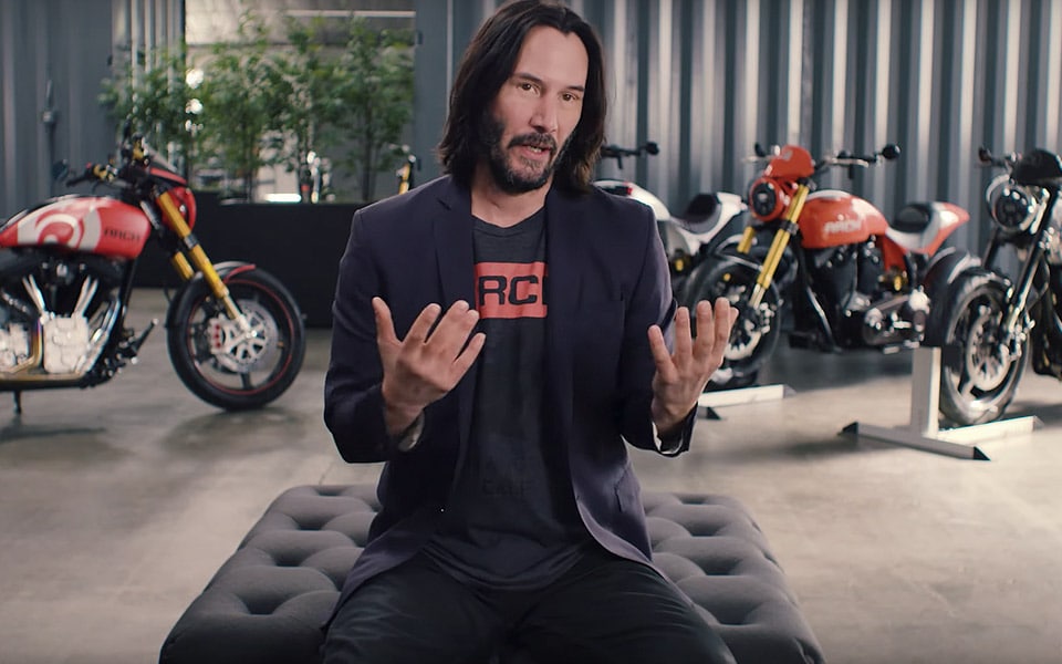 Keanu Reeves viser sin imponerende samling af motorcykler