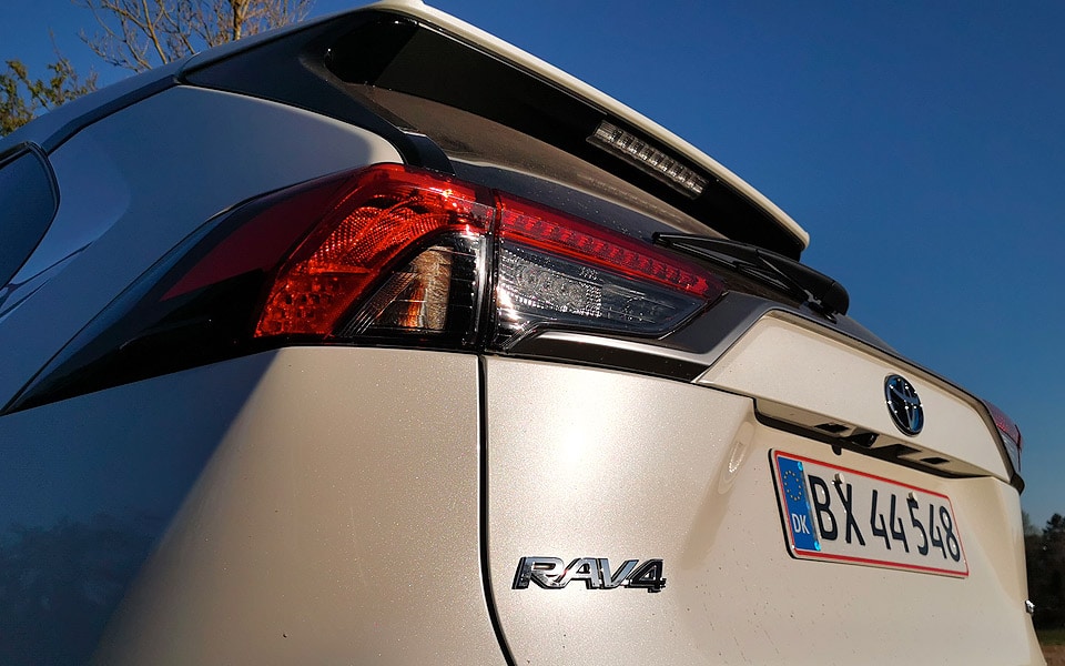 Den nye Toyota RAV4 Hybrid er en sublim SUV til børnefamilien