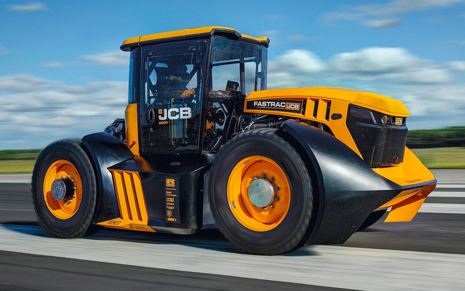 Guy Martin kører verdens hurtigste traktor