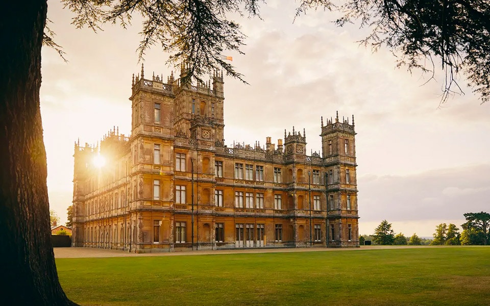 Nu kan du bo i slottet fra Downton Abbey