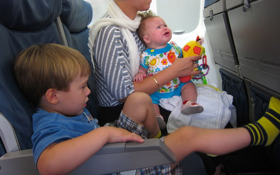 Flyselskab indfører system, så du undgår at sidde tæt på larmende børn