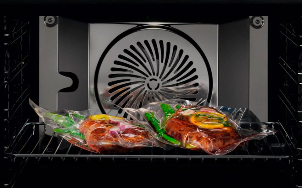 De nye gadget-ovne fra Electrolux lirer madlavningen med smarte funktioner