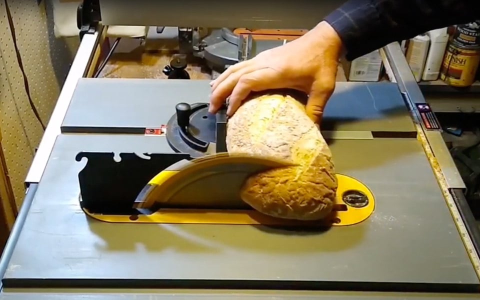 Sådan laver du en mandig sandwich ved hjælp af værktøj