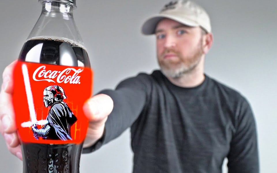 Et nærmere kig på Coca-Colas flasker med OLED-lyssværd