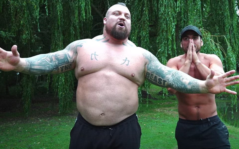 Eddie Hall prøver kræfter med Navy SEAL fitness-testen