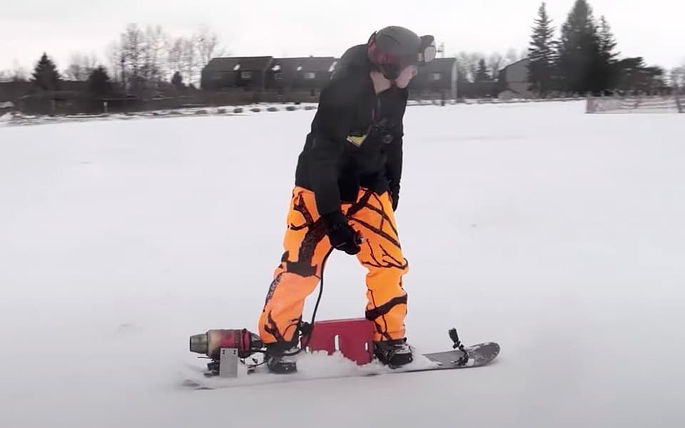 Snowboard med jetmotor