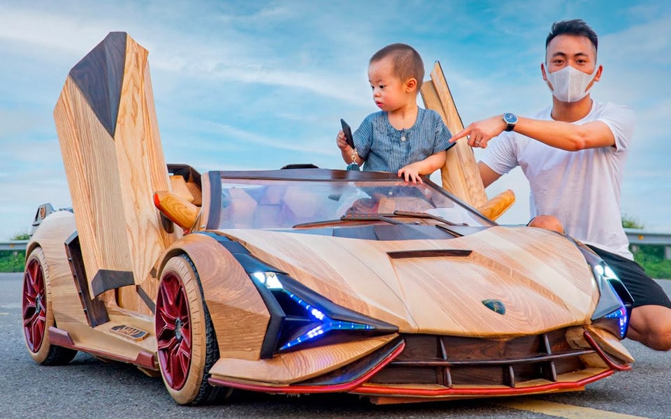 Sej far har lavet en Lamborghini Sián af træ til sin søn