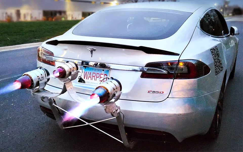 Tesla Model S med jetmotorer