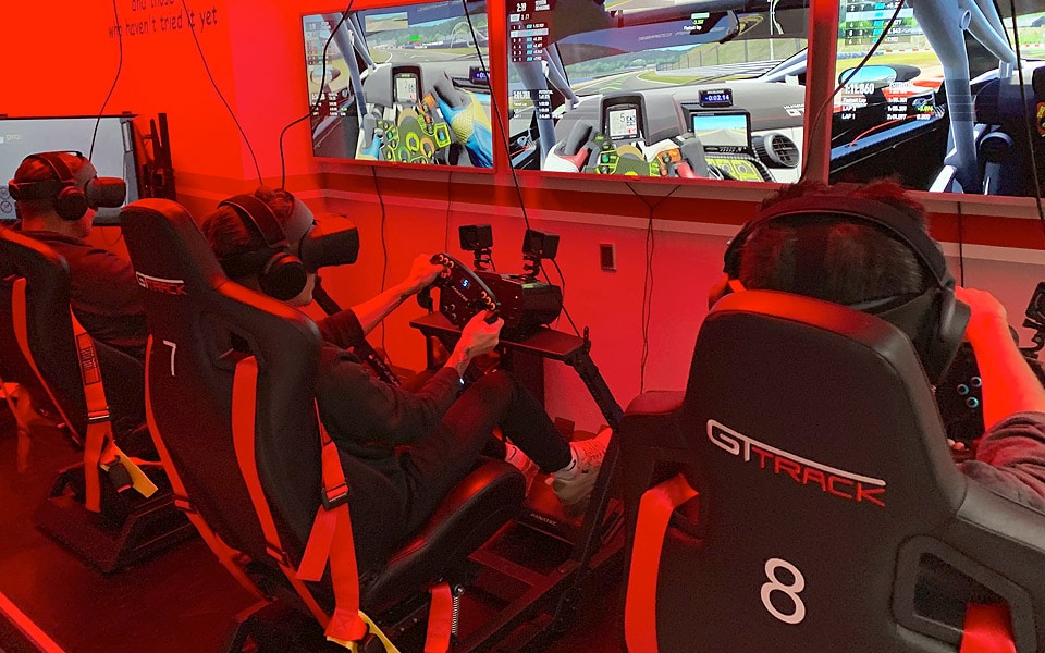tale Stor vrangforestilling dato VR Racing er den sjoveste måde at give vennerne baghjul