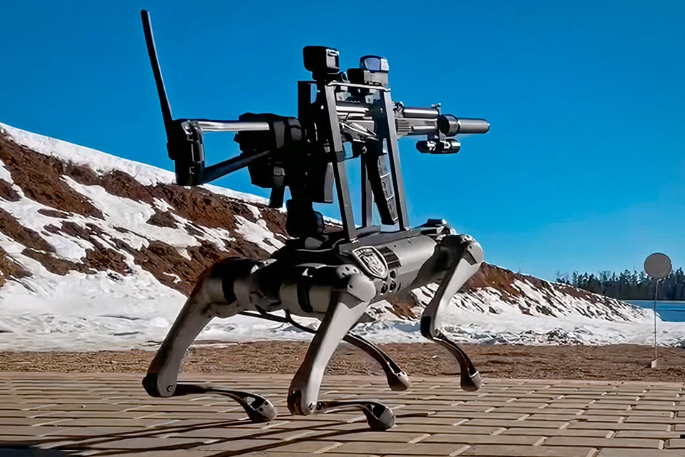 Robothund med automatriffel