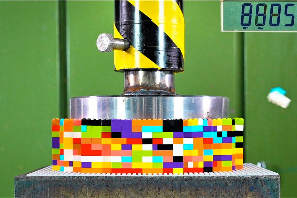 Kan LEGO besejre den hydrauliske presse?