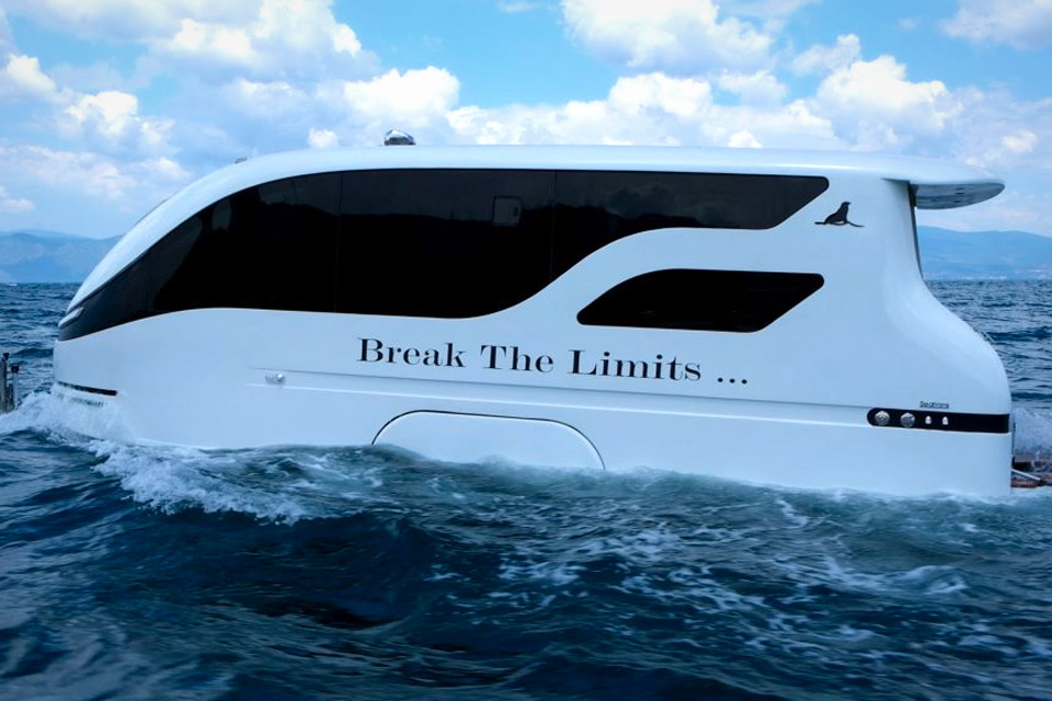 SealVans er både en campingvogn og en husbåd