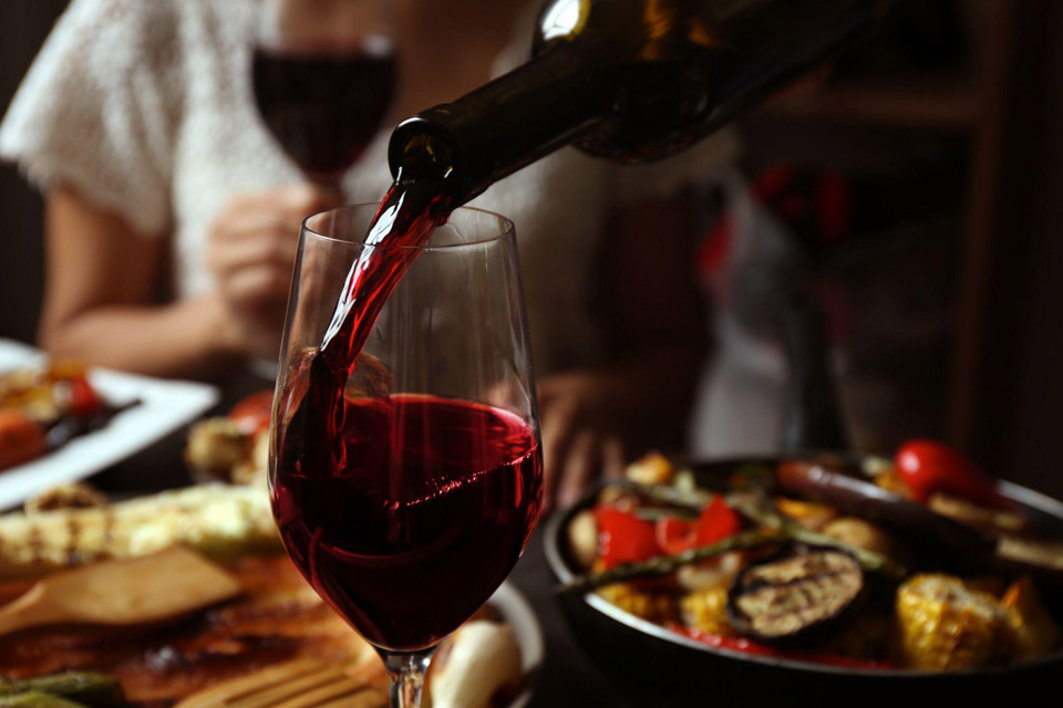 Lær, hvordan du matcher vinen til maden