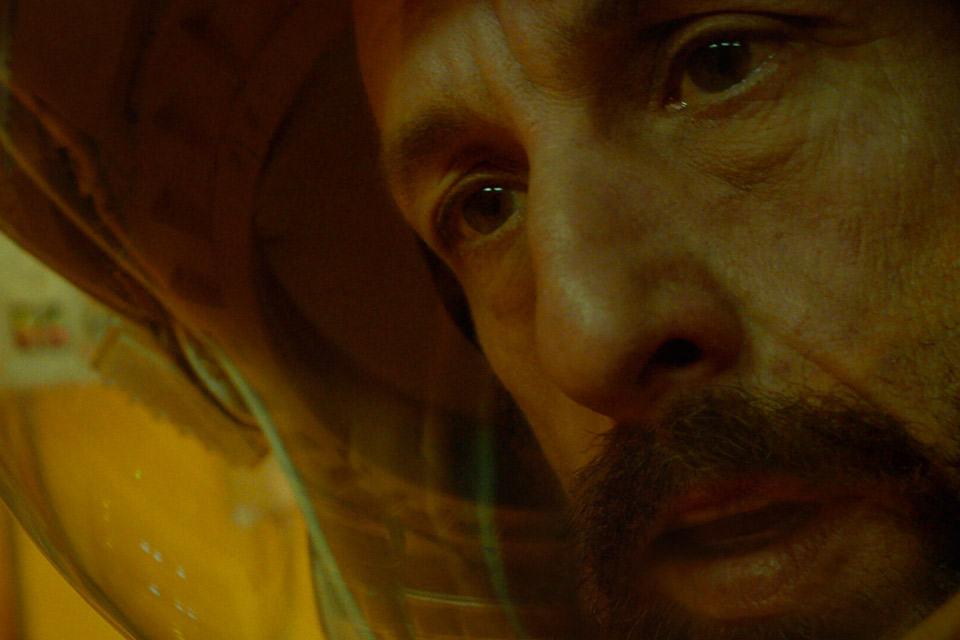 Spaceman - Adam Sandler drager til rummet i ny film