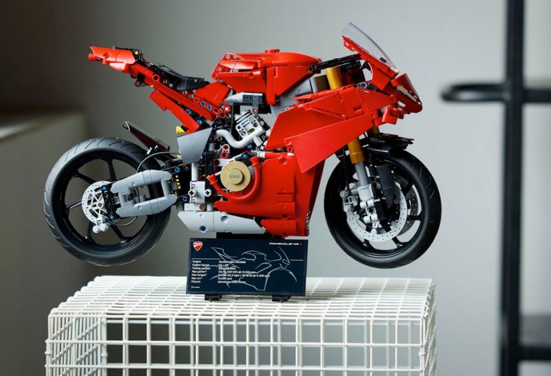 LEGO Ducati Panigale V4 S