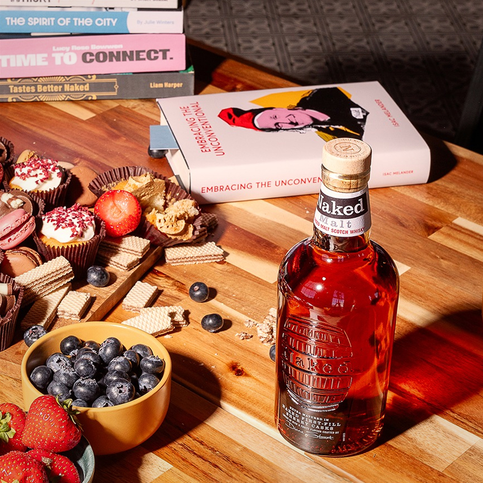 Sådan laver du en Naked Sour whiskydrink