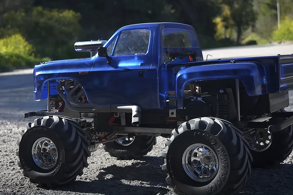 Fjernstyret bil med V8-motor