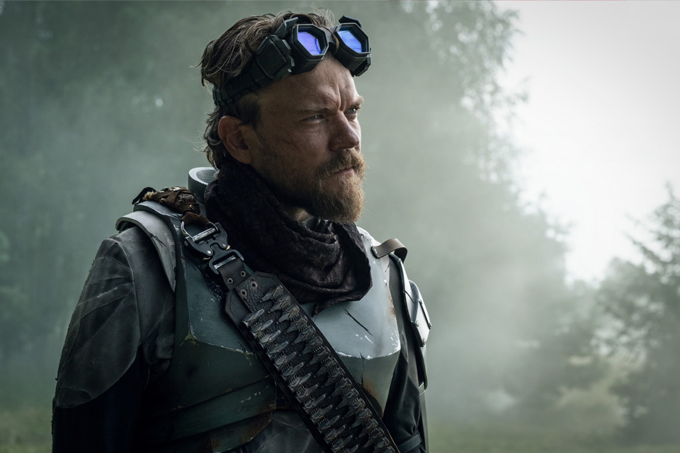 Pilou Asbæk skaber kaos i TV-serien Foundations