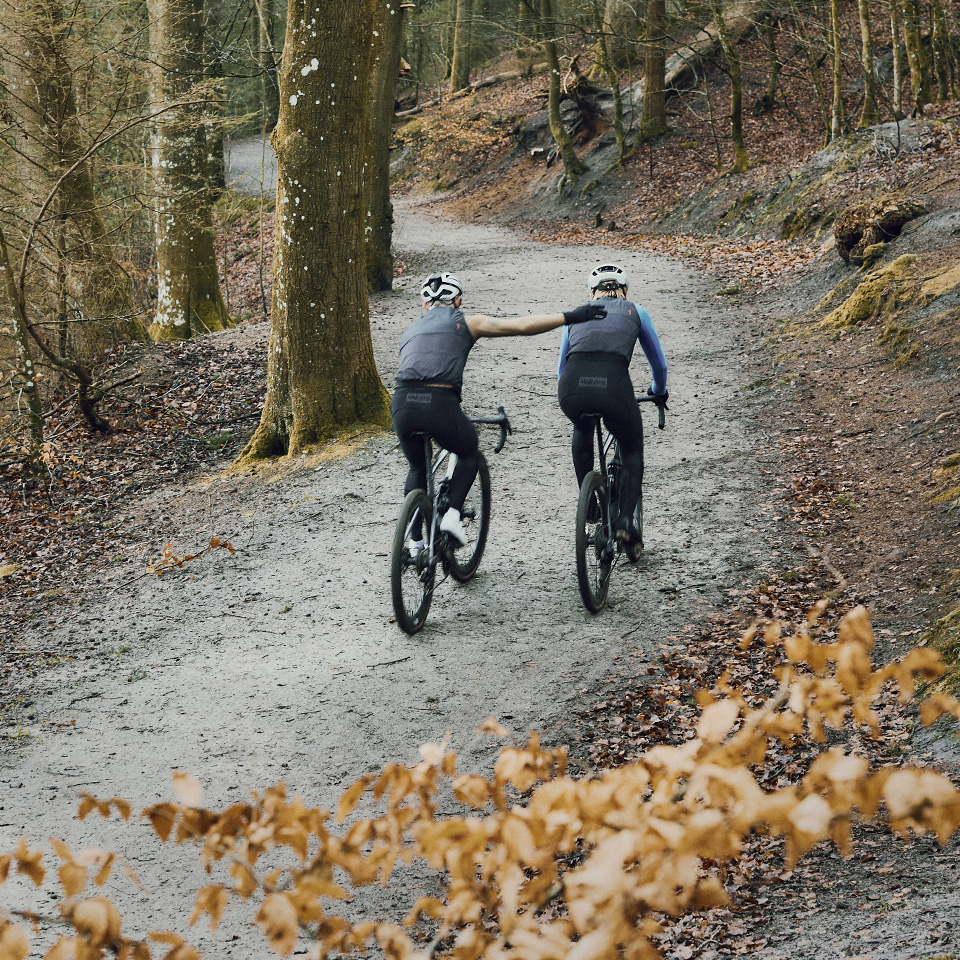 Jakob Fuglsang kører DM Gravel 2025 på cykel fra danske FENRIS