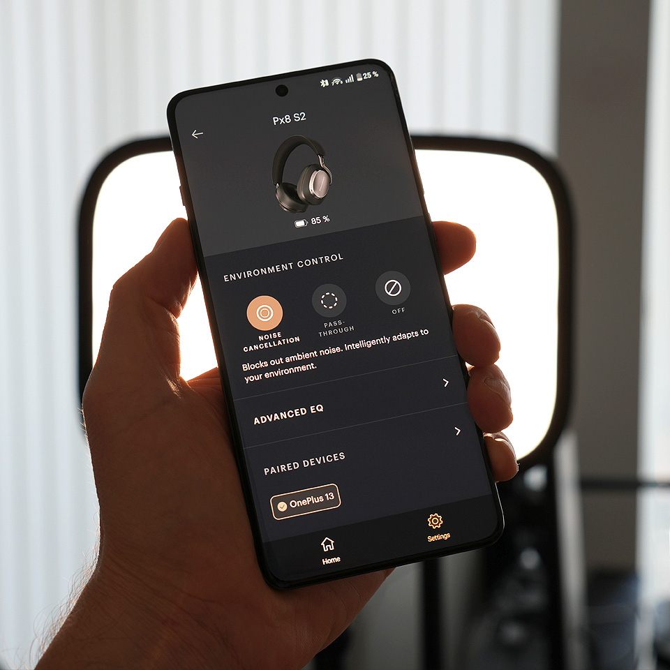 Bowers & Wilkins Px8 S2
