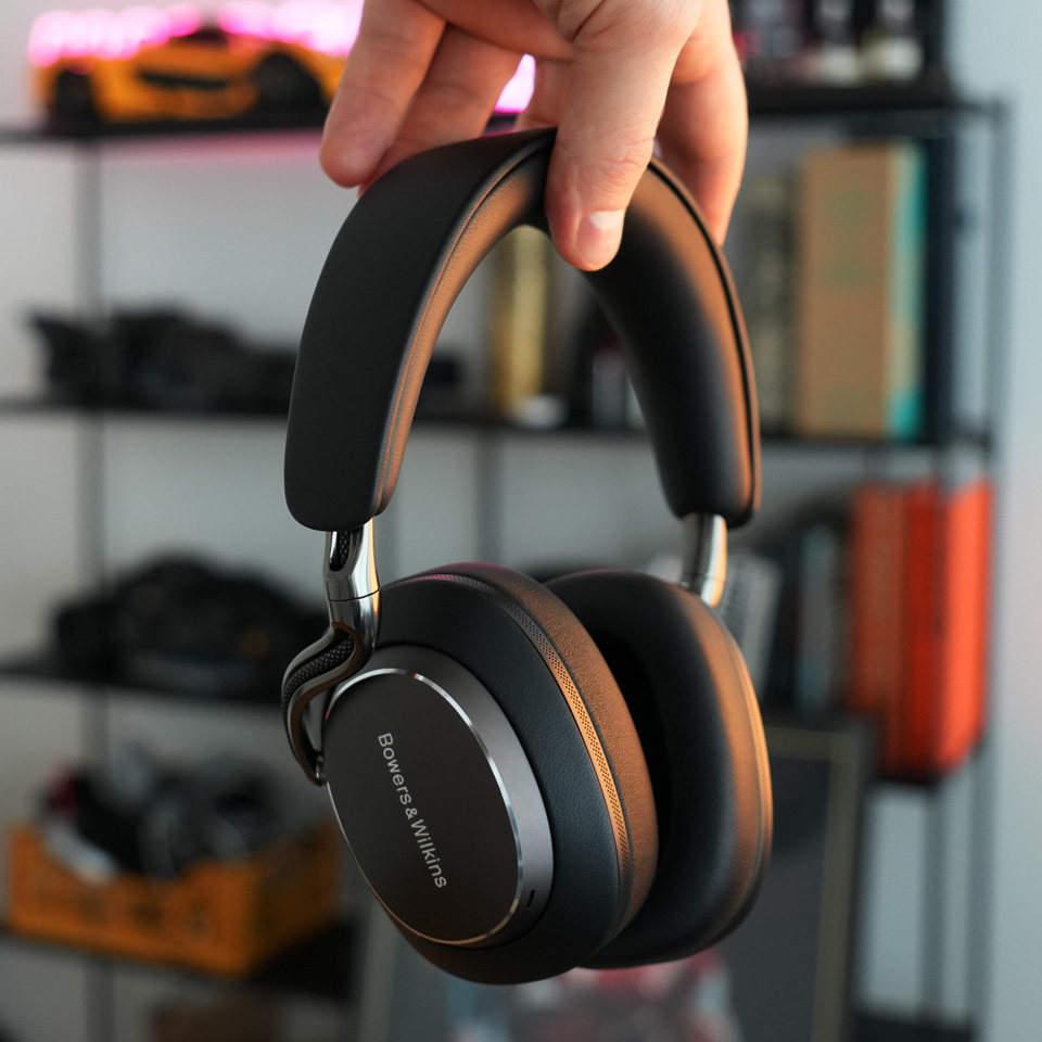 Bowers & Wilkins Px8 S2