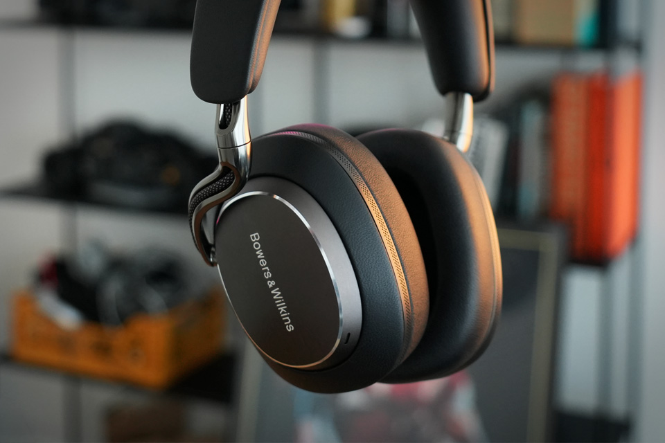 Bowers & Wilkins Px8 S2