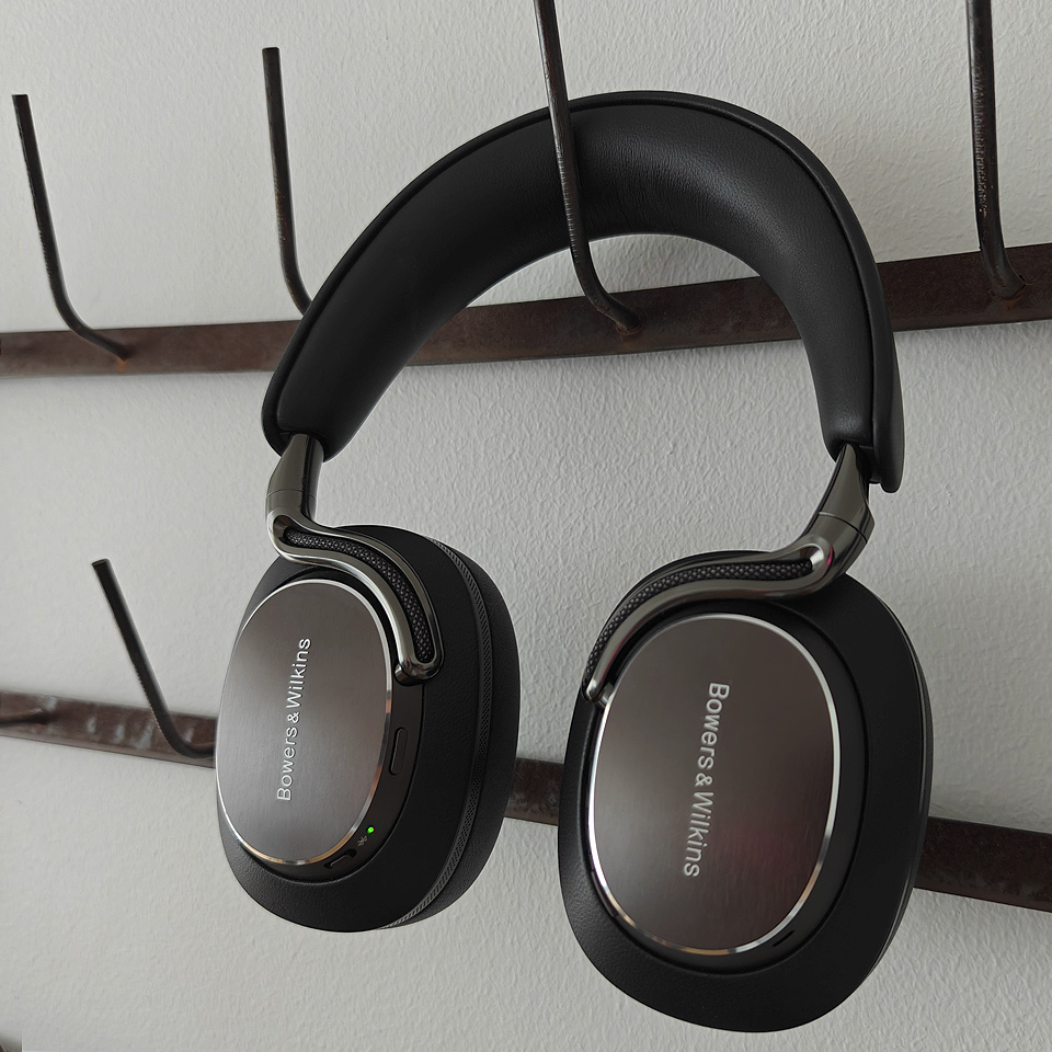 Bowers & Wilkins Px8 S2