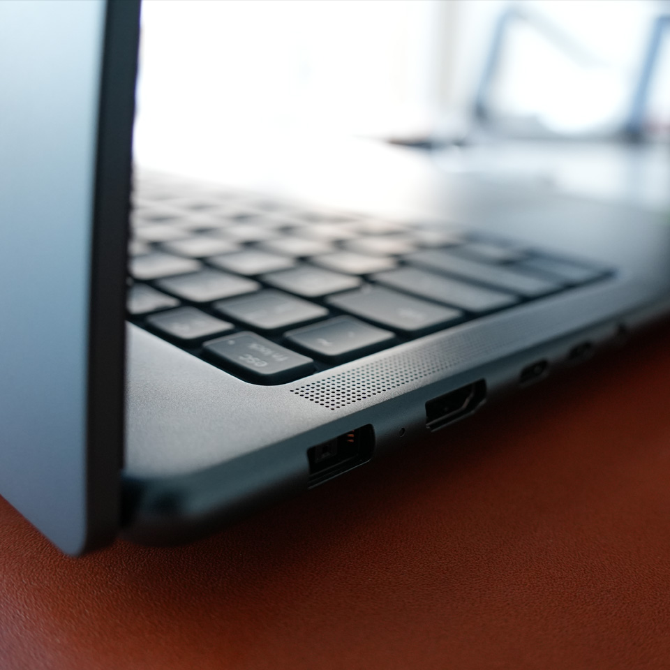 Lenovo Yoga Pro 9i Aura Edition