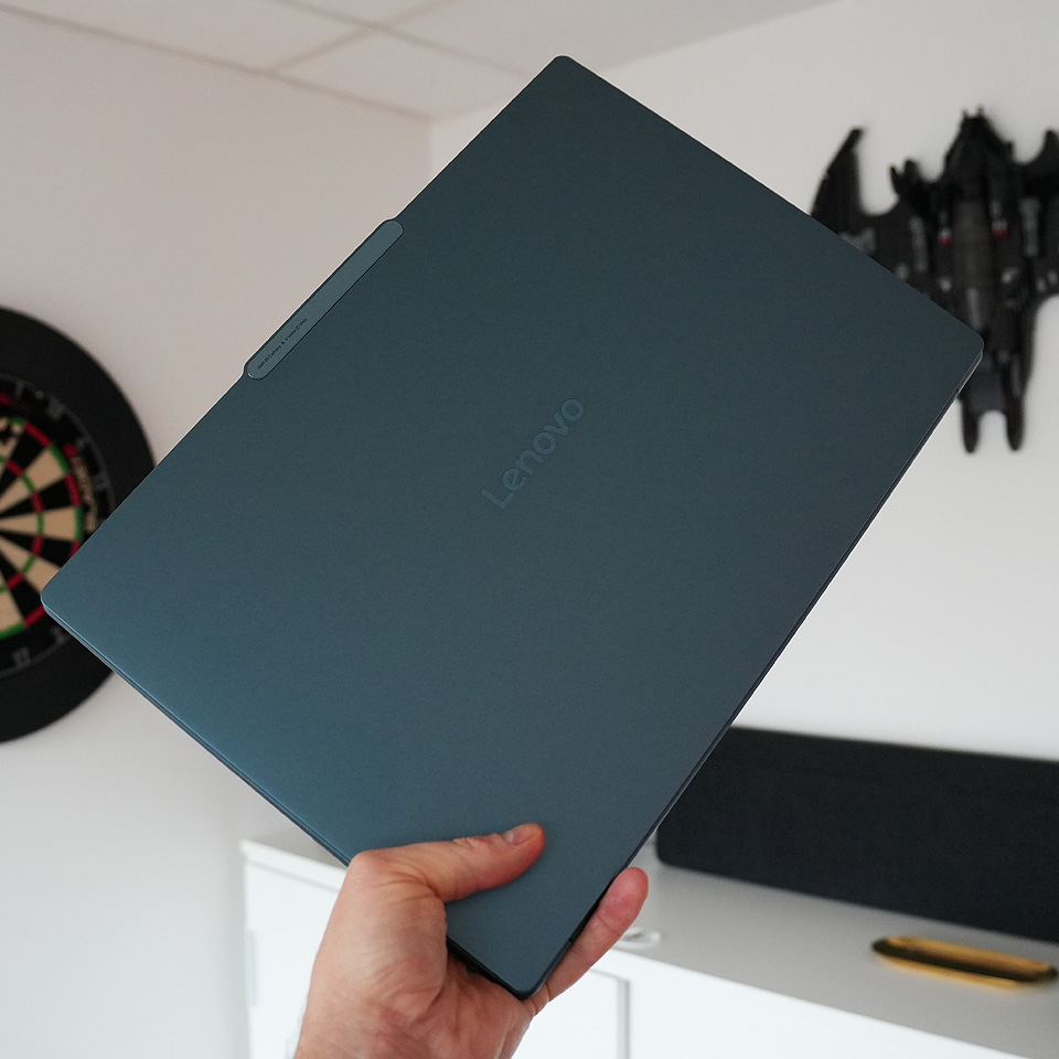 Lenovo Yoga Pro 9i Aura Edition