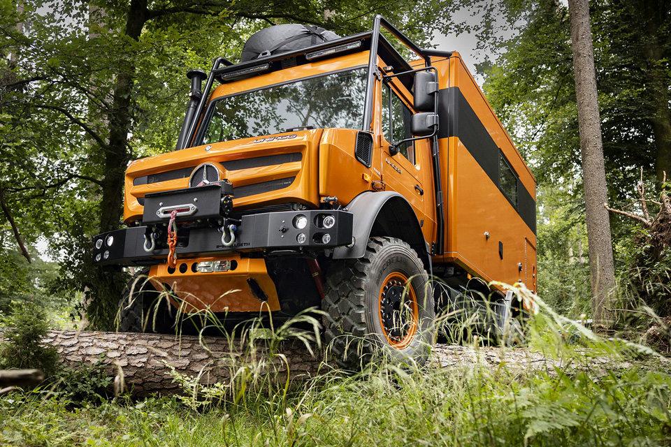 Hellgeth Unimog TenereX